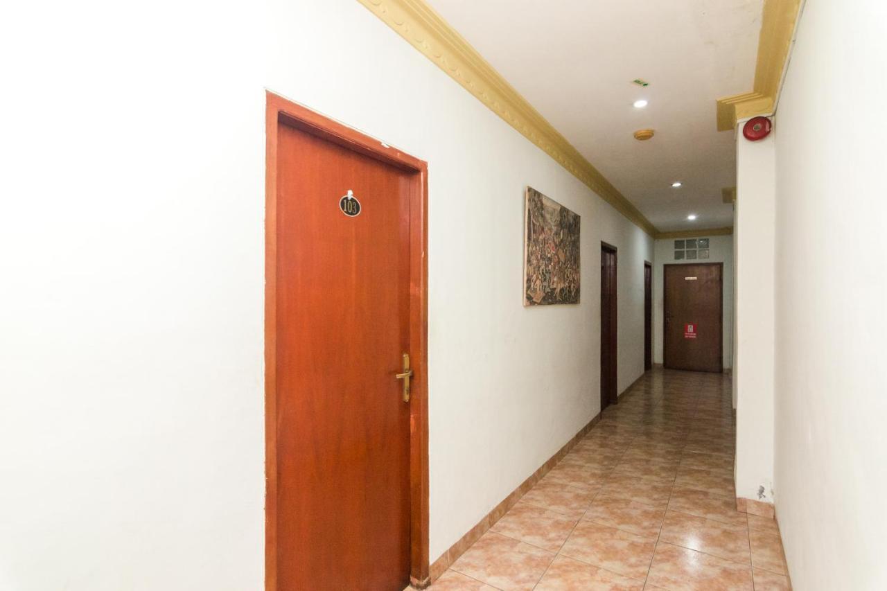 Oyo 2422 Rama Hotel Нагоя Экстерьер фото